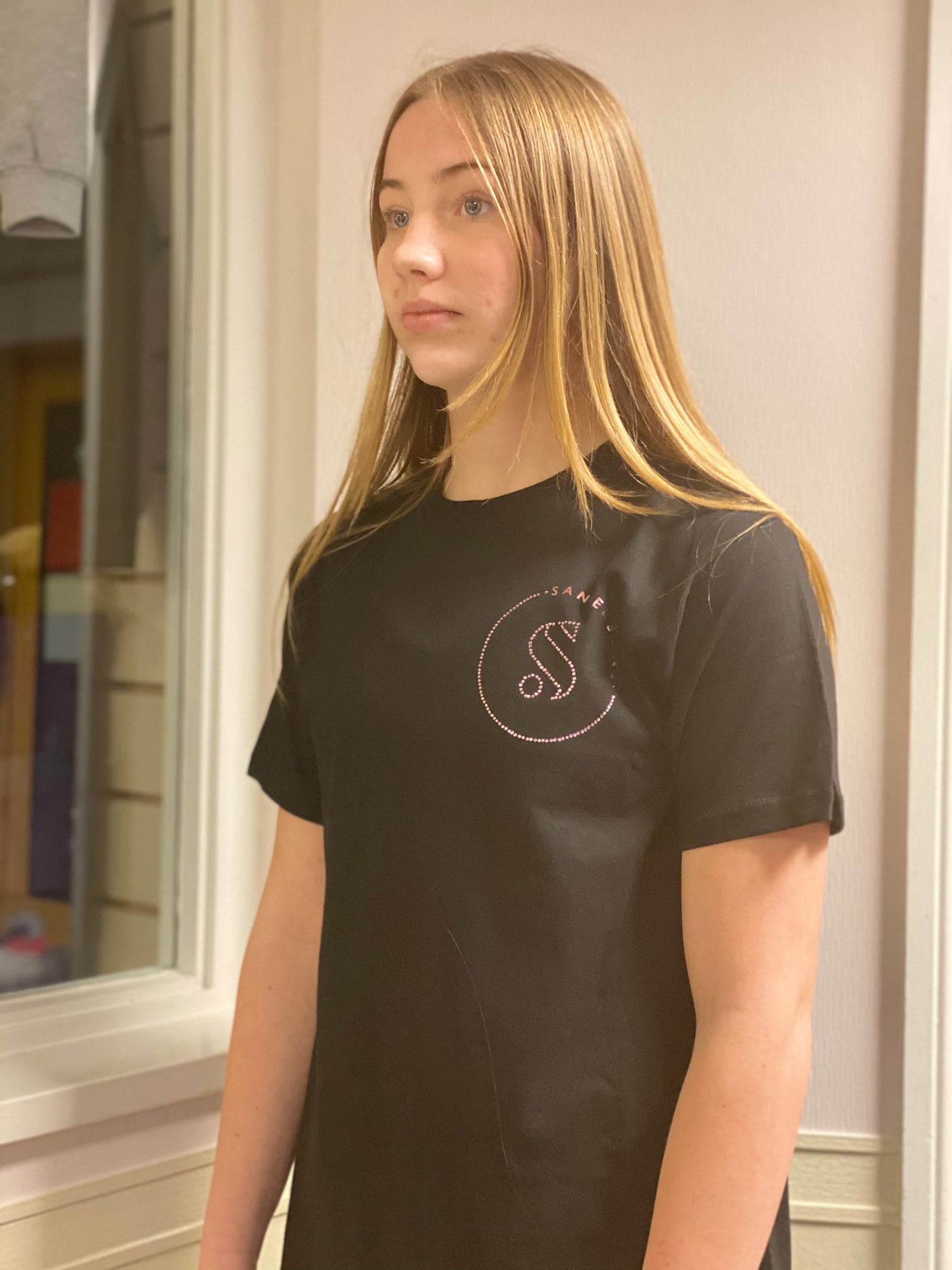 ADULT BLACK SANDERSONS T SHIRT BY AXZNT WITH SMALL BADGE ROSE GOLD PRINT & STONES