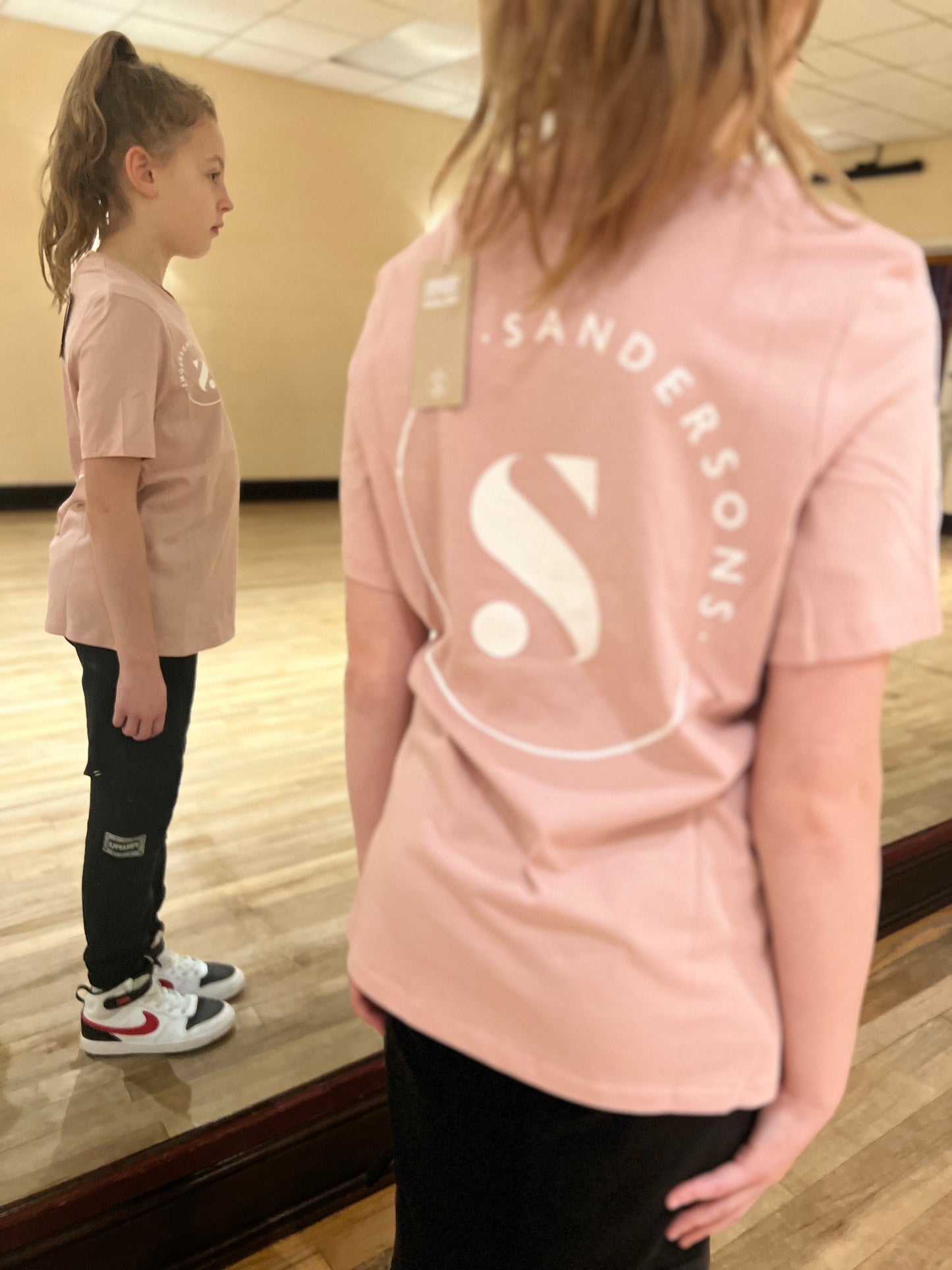 KIDS ORGANIC COTTON DUSTY PINK SANDERSONS T SHIRT WITH WHITE LOGO