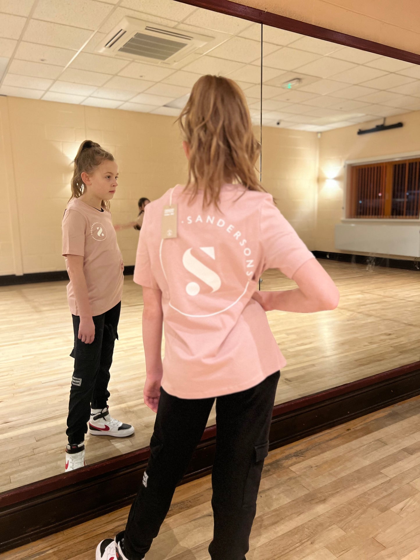 KIDS ORGANIC COTTON DUSTY PINK SANDERSONS T SHIRT WITH WHITE LOGO